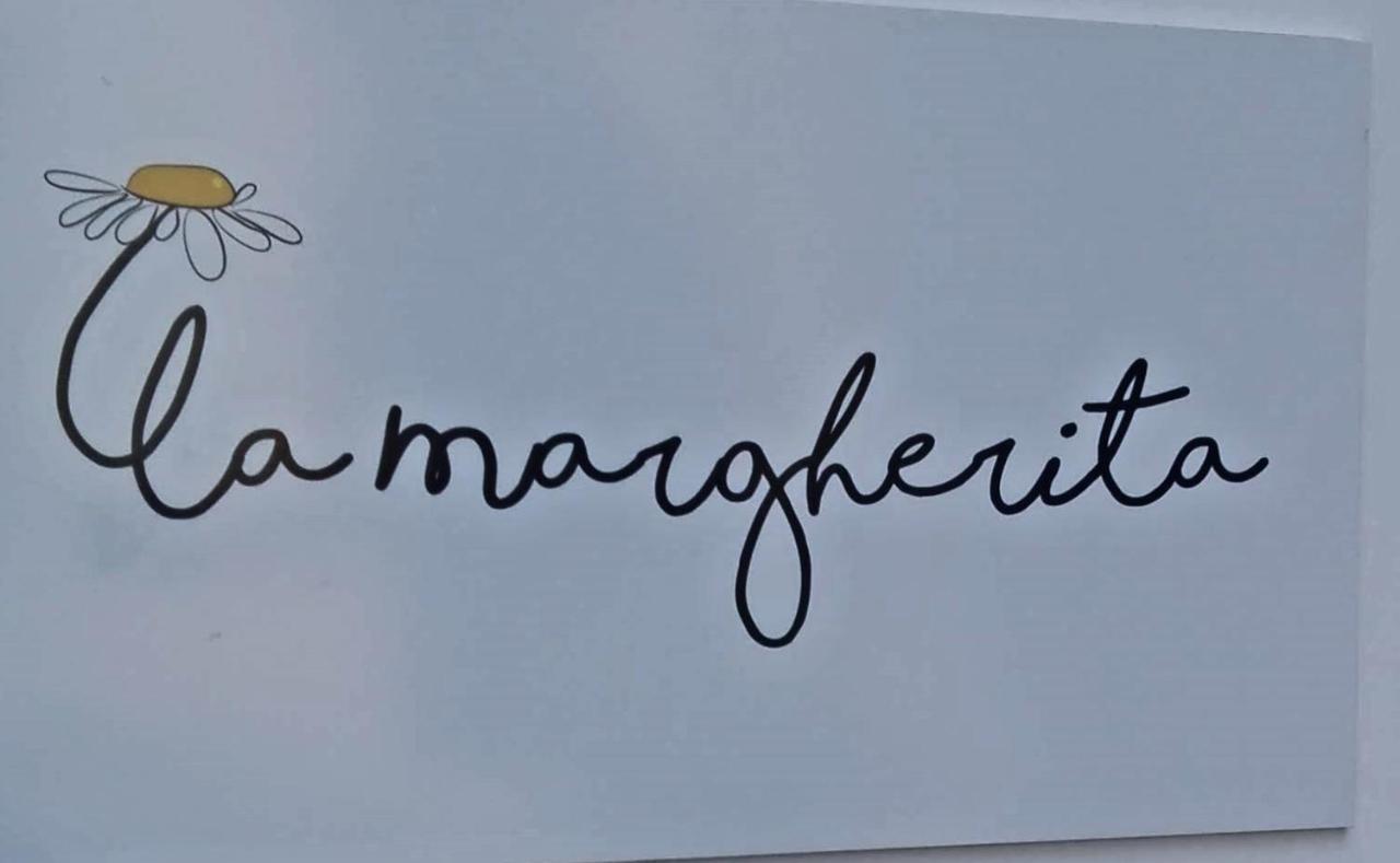 La Margherita B&B イヴレーア エクステリア 写真